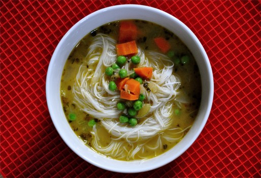 https://www.abeautifulplate.com/wp-content/uploads/2010/09/faux-chicken-rice-noodle-soup1.jpg