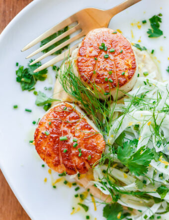 Seared Bay Scallops with Hummus and Fennel Salad