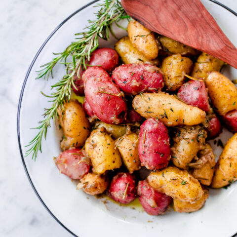 Braised Fingerling Potatoes (How to Braise Potatoes) - A Beautiful Plate