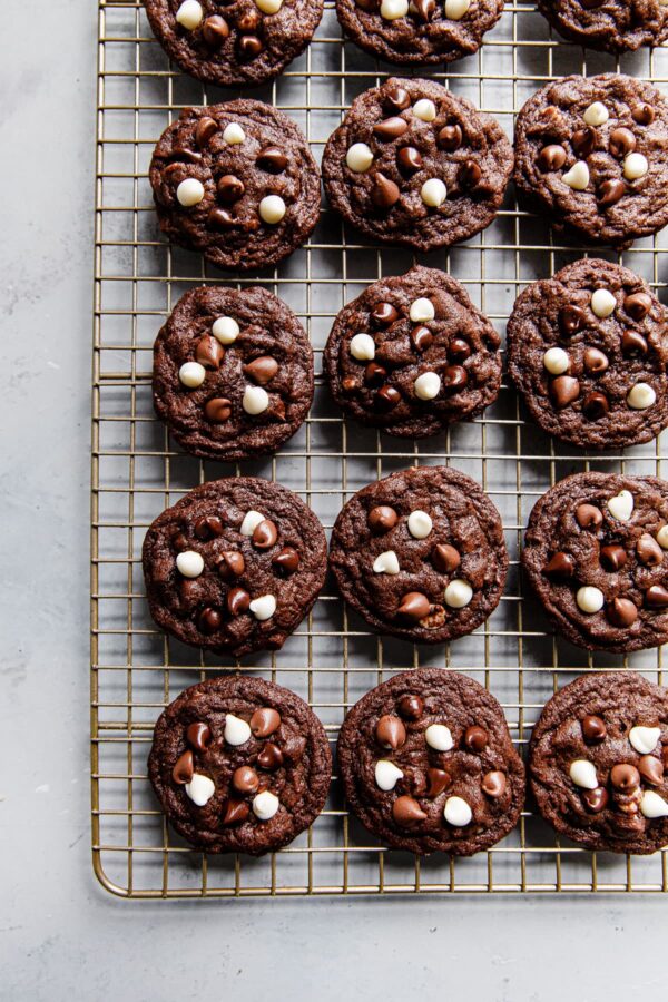 Triple Chocolate Cookies (Chewy Chocolate Cookie Recipe) - A Beautiful ...